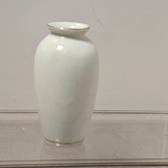 Vintage 4.75 Inch Mandarin Duck Vase Genuine Porcelain Trimmed in Gold ECU - Picture 5 of 8